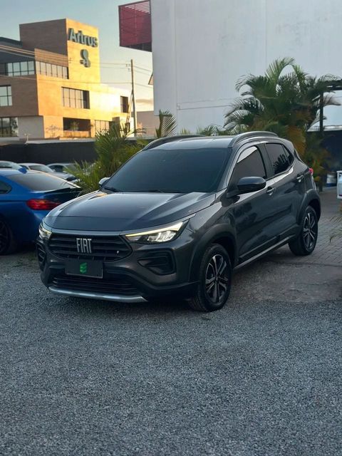 Fiat Pulse na cor cinza, vista dianteira em três quartos (foto 1 de 14)