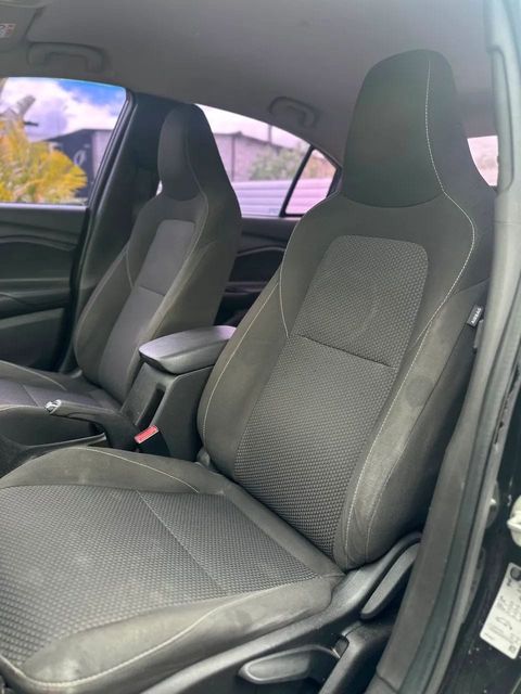 Chevrolet Onix Plus, bancos dianteiros