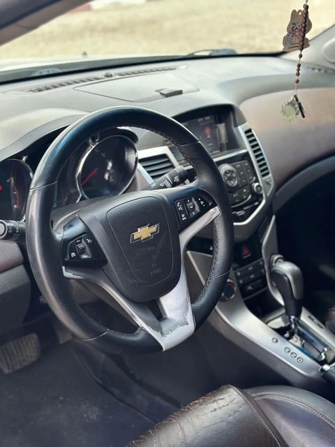 Chevrolet Cruze, painel e volante
