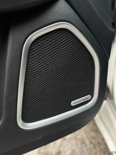 Jeep Commander, alto-falante do sistema de som