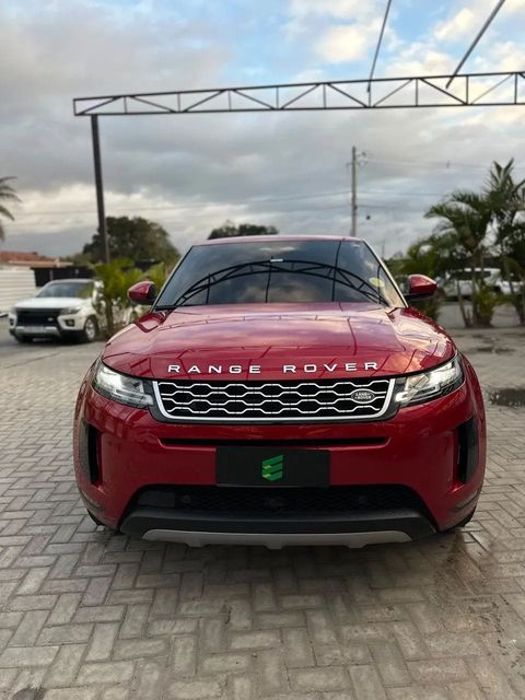 Land Rover Range Rover Evoque na cor vermelha, vista de frente