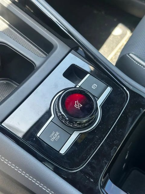 Volkswagen Tiguan, console central e alavanca de câmbio