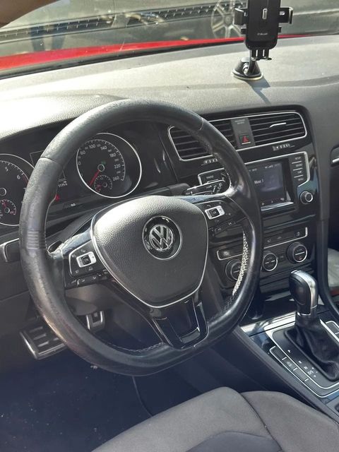 Volkswagen Golf, painel e volante