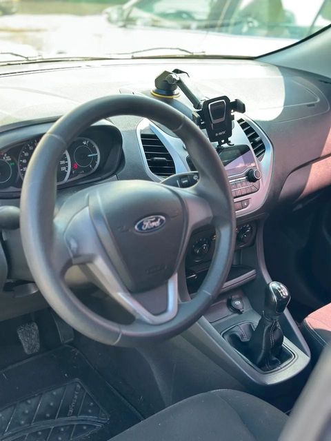 Ford Ka, painel e volante