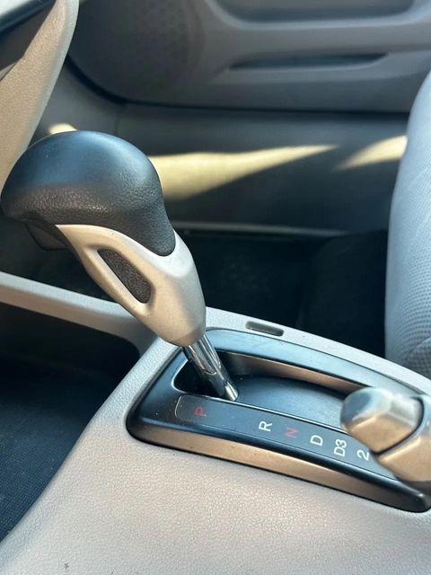 Honda Civic, console central e alavanca de câmbio