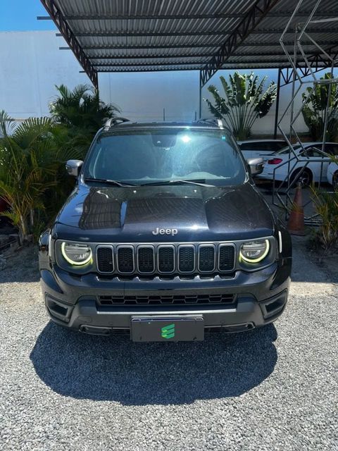 Jeep Renegade na cor preta, vista de frente