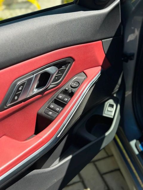 BMW 320i, painel da porta