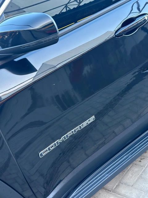 Jeep Compass, emblema (foto 16 de 16)