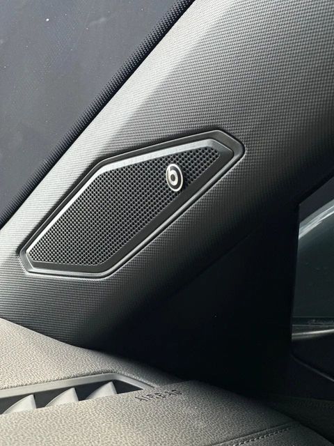 Volkswagen Jetta, alto-falante do sistema de som