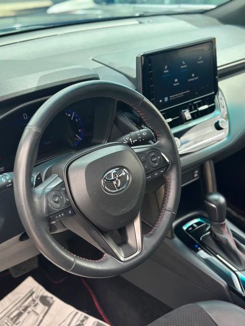 Toyota Corolla Cross, painel e volante