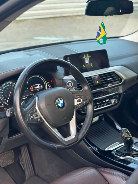 BMW X3, painel e volante