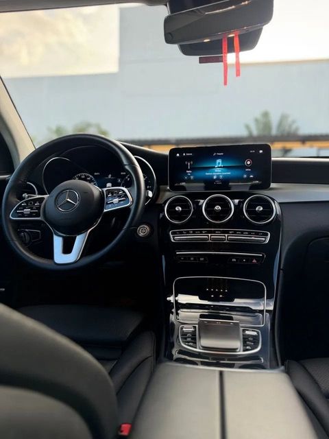 Mercedes-Benz GLC 220d, painel e volante (foto 7 de 13)