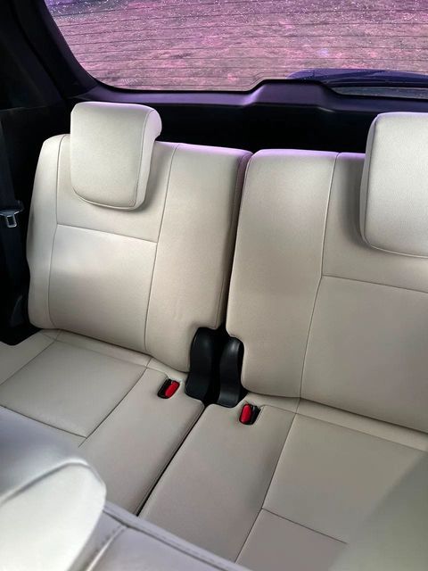 Toyota Hilux SW4, bancos traseiros (foto 6 de 20)