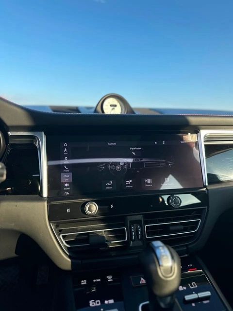Porsche Macan, central multimídia e comandos do painel