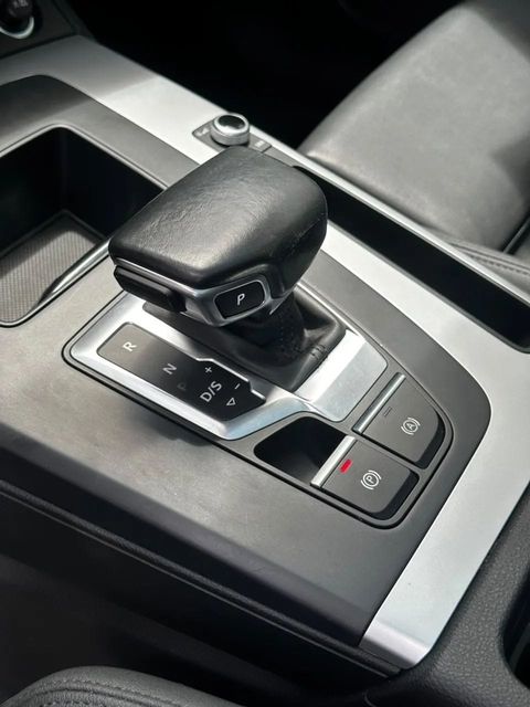 Audi Q5, console central e alavanca de câmbio
