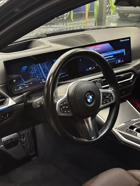 BMW 320i, painel e volante (foto 8 de 15)
