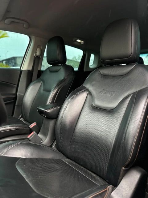 Jeep Compass, bancos dianteiros (foto 8 de 16)