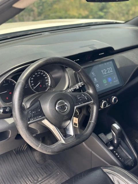 Nissan Kicks, painel e volante