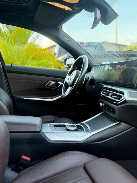 BMW 320i, painel e volante (foto 9 de 16)