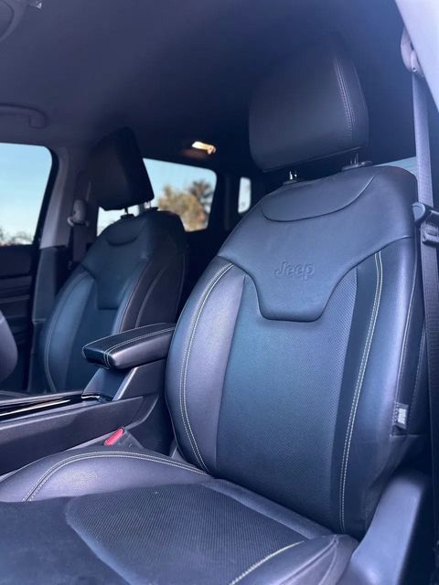Jeep Compass, bancos dianteiros