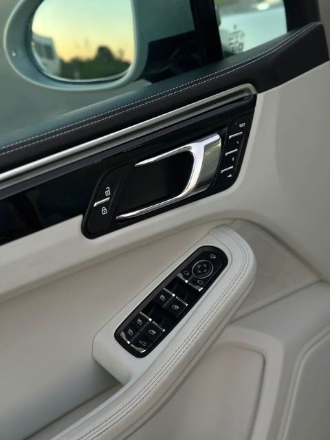 Porsche Macan, painel da porta