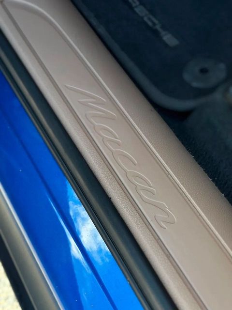 Porsche Macan, soleira da porta