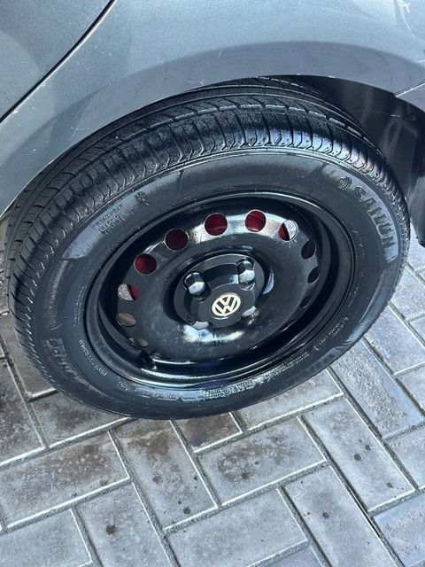 Volkswagen Gol, roda e pneu