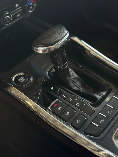 Chery Tiggo 5X, console central e alavanca de câmbio