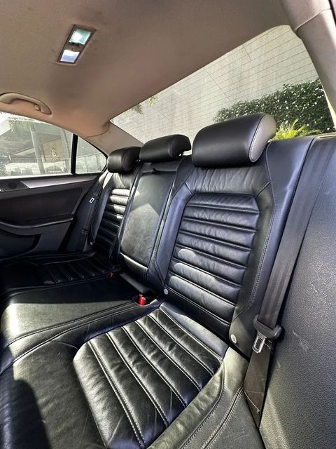 Volkswagen Jetta, bancos dianteiros (foto 9 de 15)