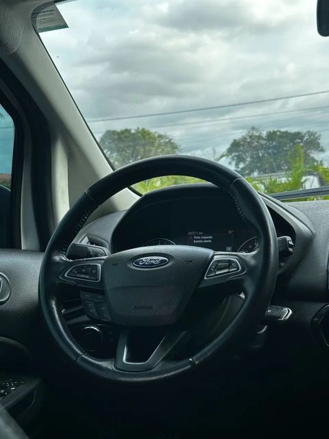 Ford EcoSport, volante e quadro de instrumentos