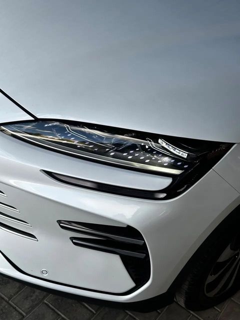 BYD Song Plus, farol dianteiro
