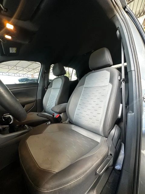 Volkswagen T-Cross, bancos dianteiros