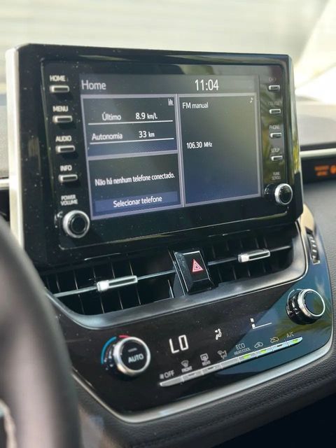 Toyota Corolla, central multimídia e comandos do painel