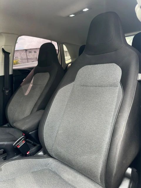 Volkswagen Polo, bancos dianteiros