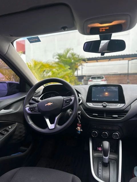 Chevrolet Onix Plus, vista do interior (foto 10 de 14)