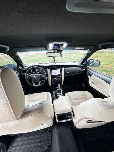 Toyota Hilux SW4, vista do interior (foto 7 de 20)