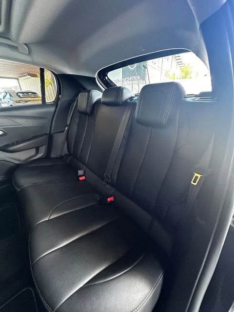 Peugeot 208, bancos traseiros