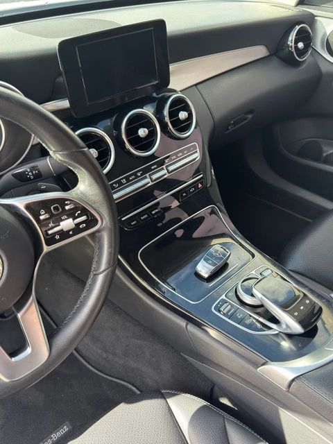 Mercedes-Benz C 180, console central e alavanca de câmbio (foto 11 de 17)