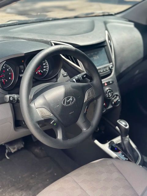 Hyundai HB20S, painel e volante