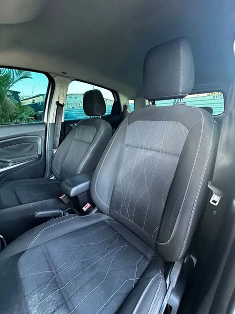 Ford EcoSport, bancos dianteiros
