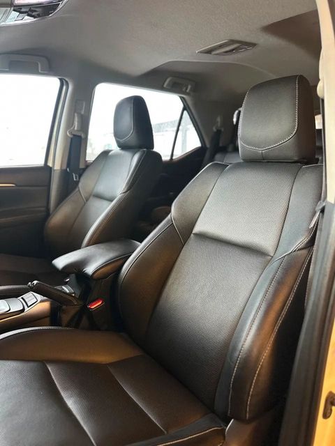 Toyota Hilux SW4, bancos dianteiros