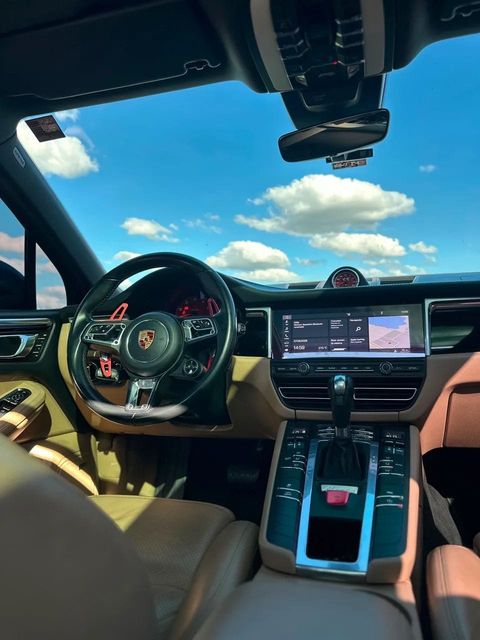 Porsche Macan, painel e volante
