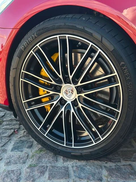 Porsche Panamera, roda e pneu