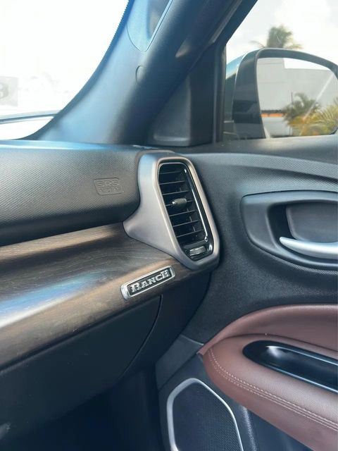 Fiat Toro, painel da porta