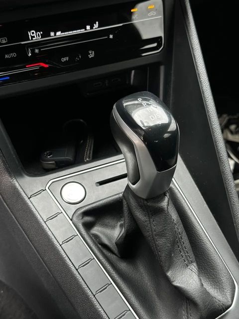 Volkswagen Nivus, console central e alavanca de câmbio (foto 13 de 15)
