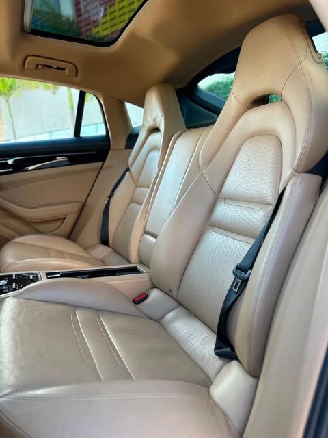 Porsche Panamera, bancos traseiros