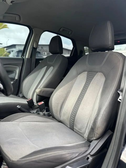 Ford EcoSport, bancos dianteiros