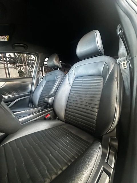 Fiat Fastback, bancos dianteiros