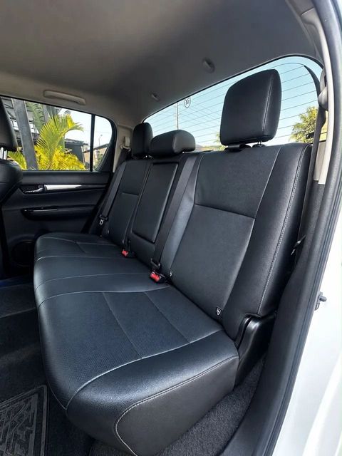 Toyota Hilux, bancos traseiros