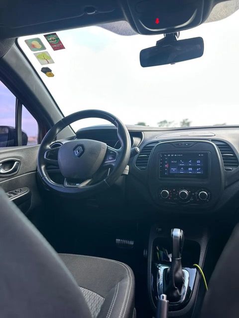 Renault Captur, painel e volante